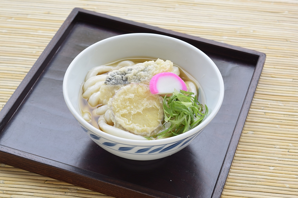 ＜11月＞サゴシとさつまいもの天ぷらうどん